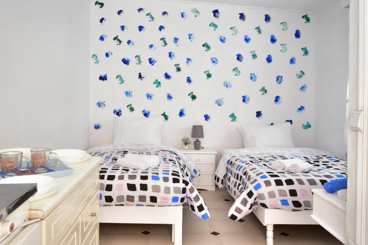Merlyn Rooms Into The Nature, 100M From The Beach Dafnila Luaran gambar