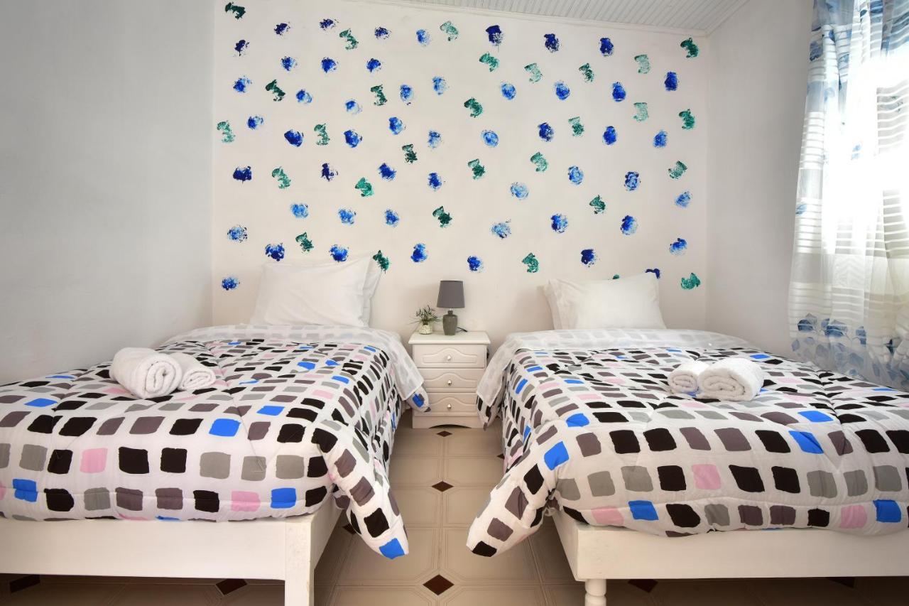 Merlyn Rooms Into The Nature, 100M From The Beach Dafnila Luaran gambar