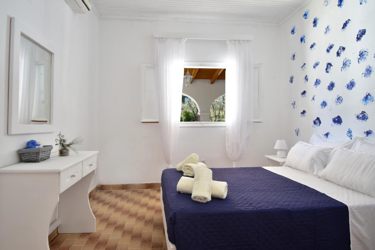 Merlyn Rooms Into The Nature, 100M From The Beach Dafnila Luaran gambar