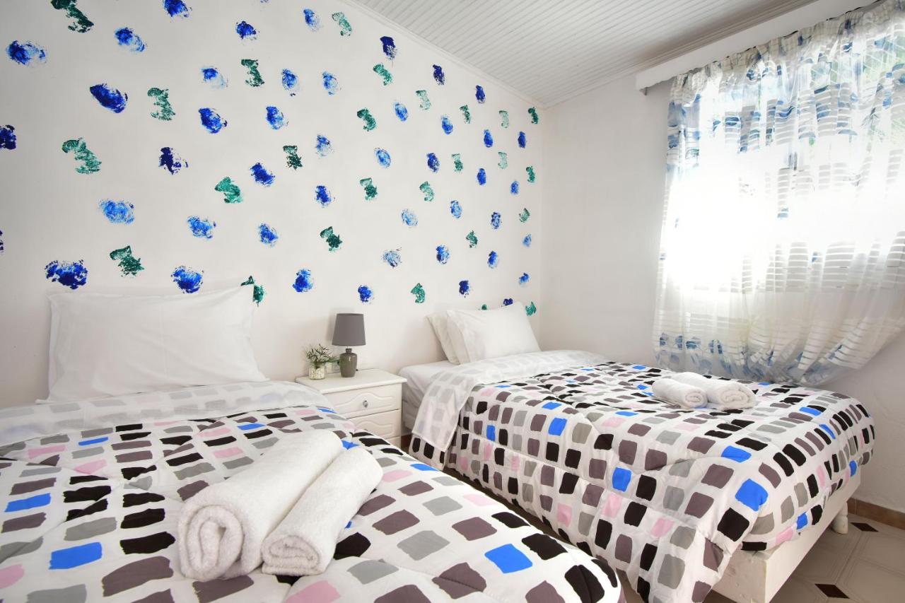 Merlyn Rooms Into The Nature, 100M From The Beach Dafnila Luaran gambar