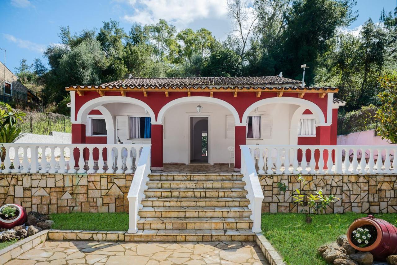Merlyn Rooms Into The Nature, 100M From The Beach Dafnila Luaran gambar